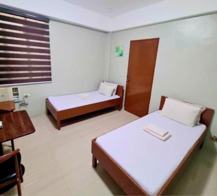 Brielles Travellers Inn Tagbilaran-stad Buitenkant foto