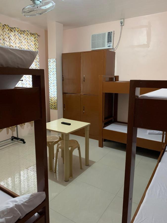 Brielles Travellers Inn Tagbilaran-stad Buitenkant foto
